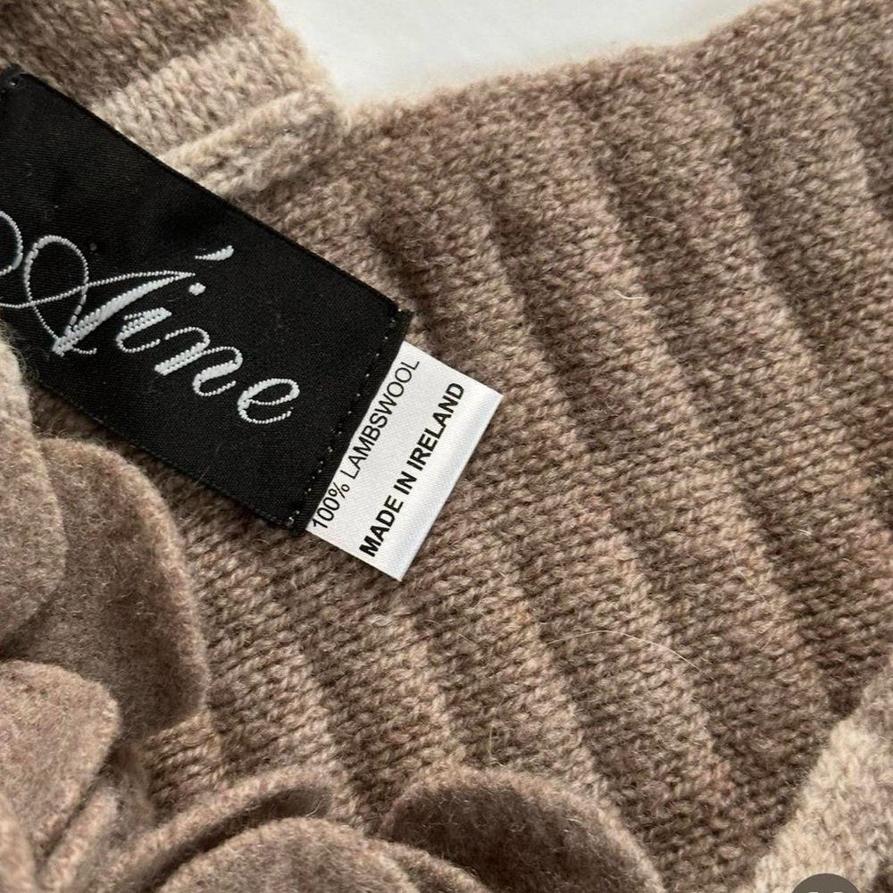 Áine Winter Wool Shawl - Picture 8 of 8
